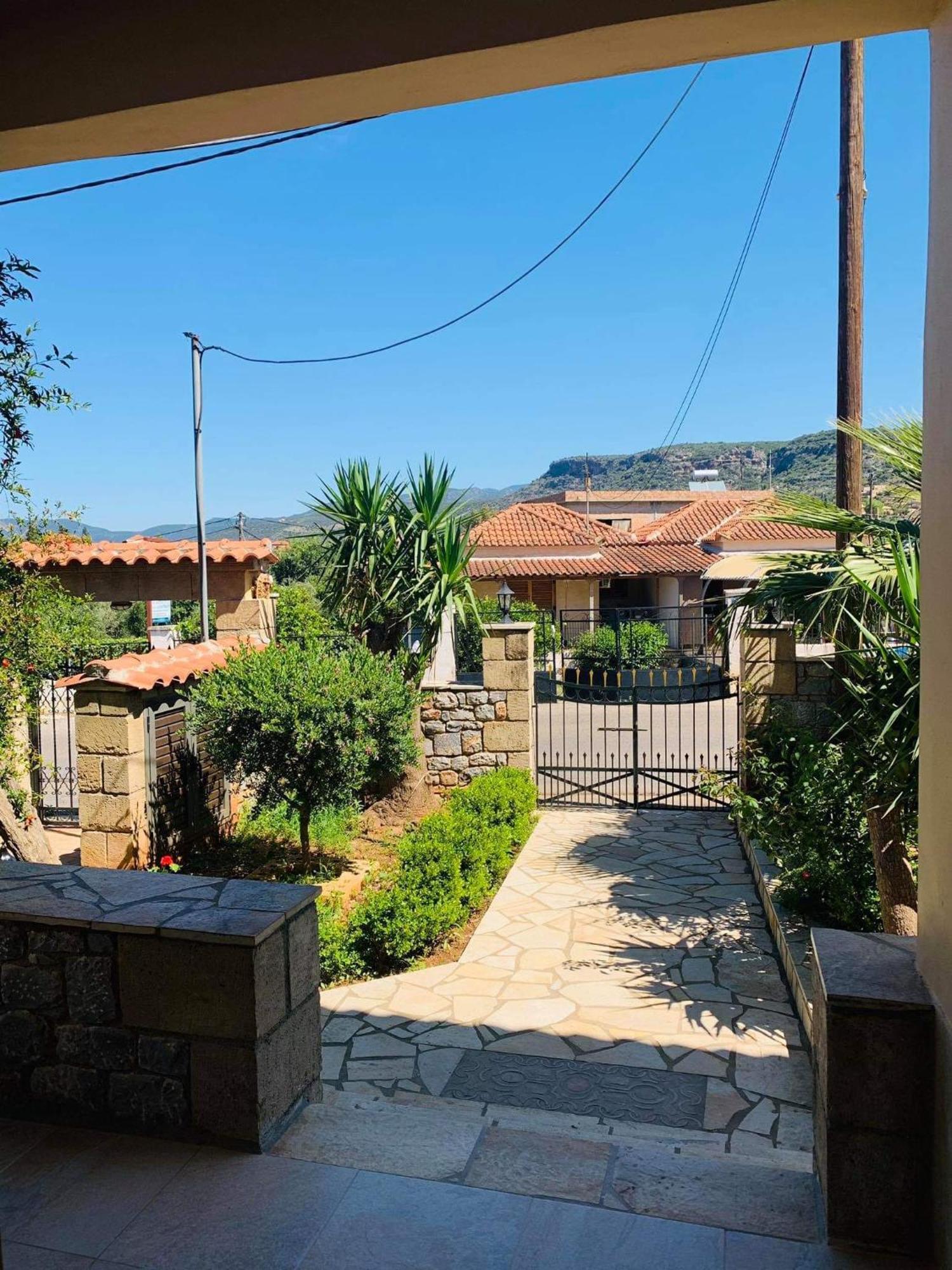 Finikes Apartments Stoúpa Quarto foto